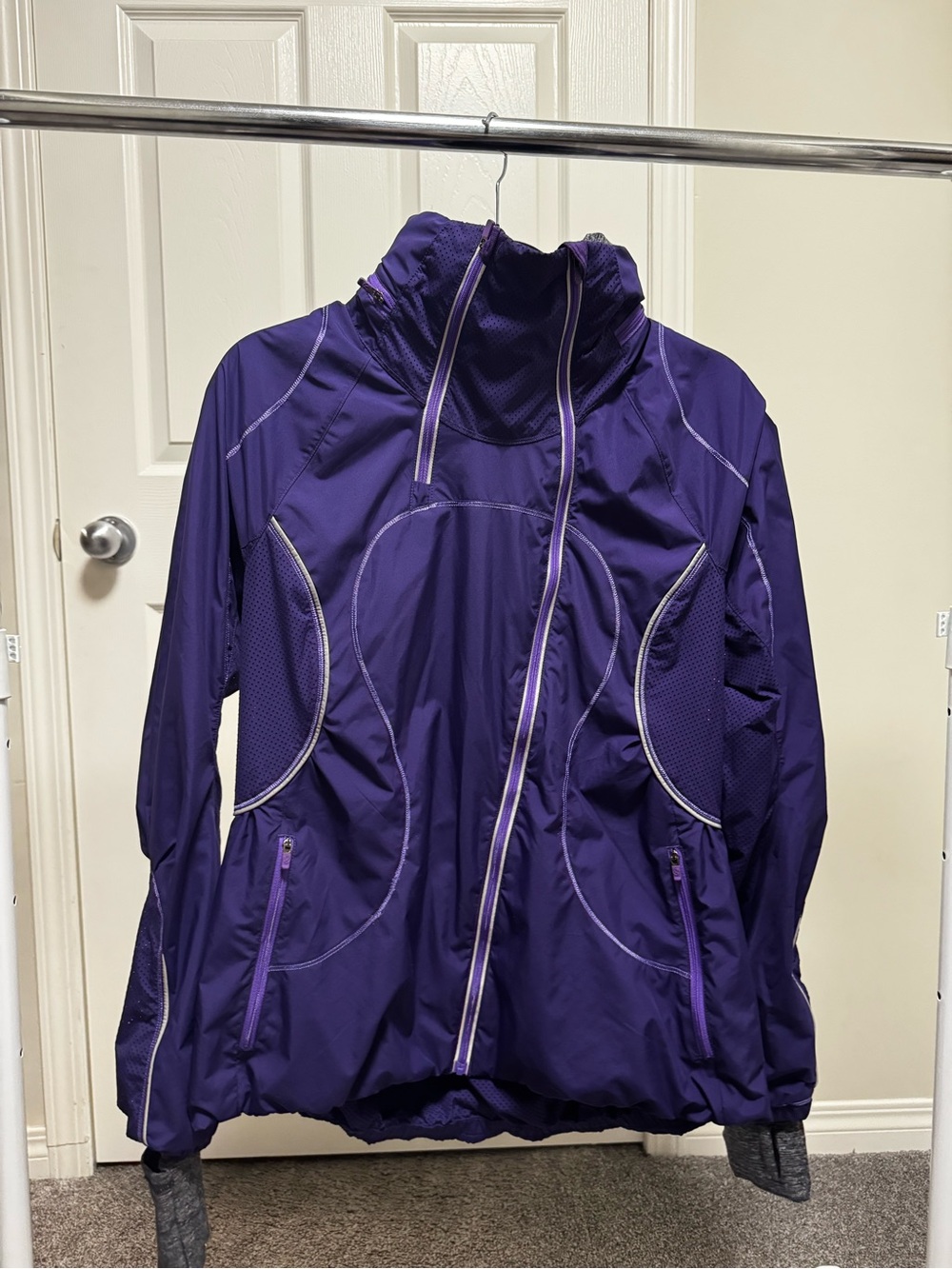 lululemon Run Inspire Purple Lightweight Jacket 10